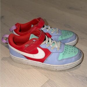 Girl Youth Nike Shoes - Size 1